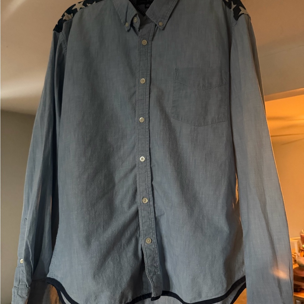 Tommy Hilfiger Light Blue Casual Shirt with Star Accents. Size: X-LARGE